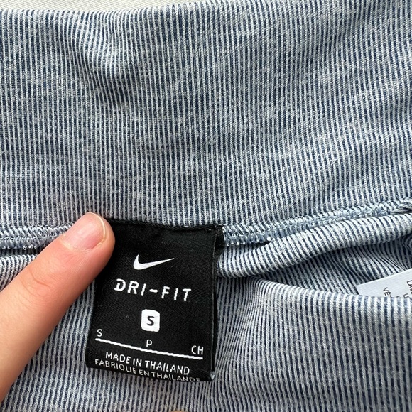 Nike Shorts Small Dri Fit Athletic Elastic Waist Gray/blue Running Women’s Sz S - Picture 3 of 3